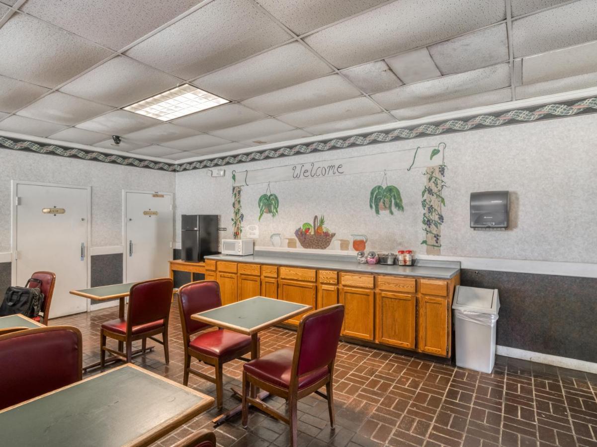 Oyo Hotel Battleboro Eksteriør bilde